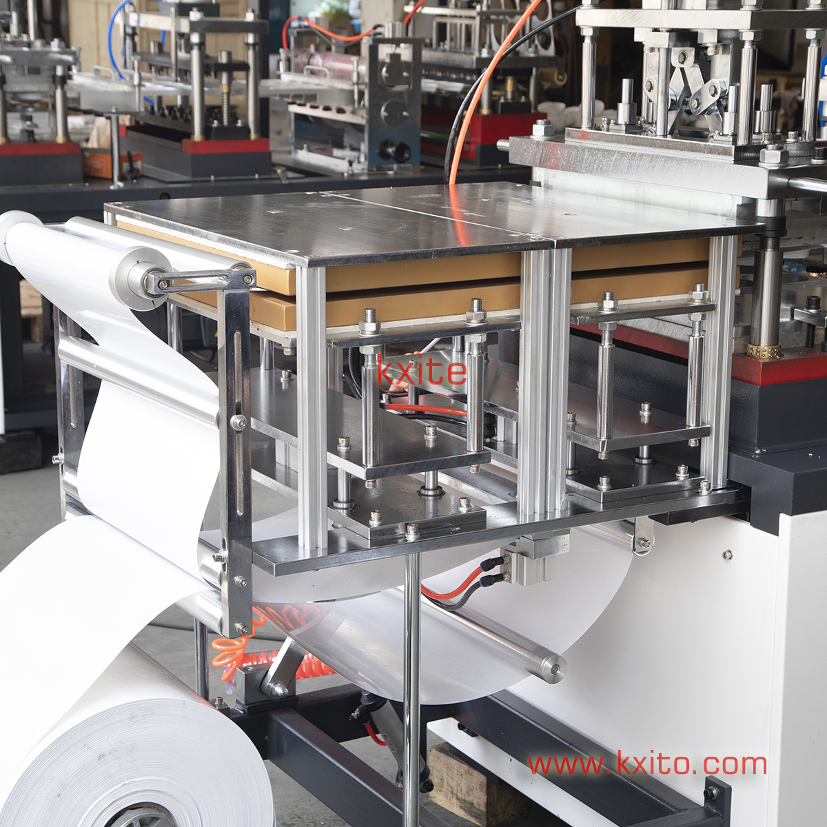 Automatic Disposable Plastic Tray/Box Forming Machine