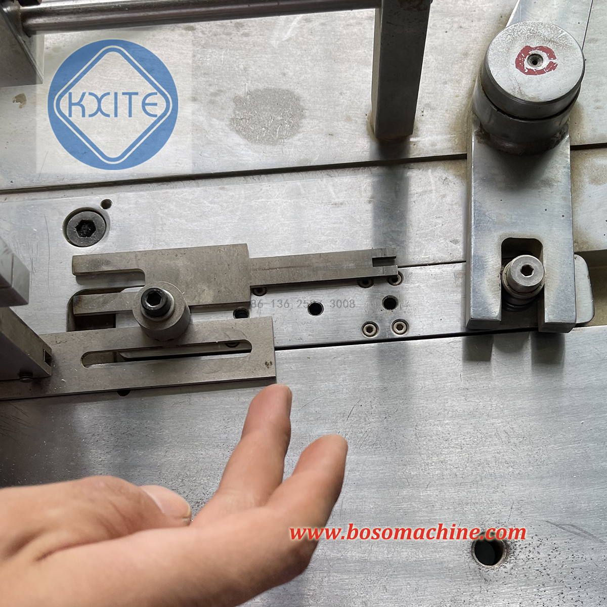 Full Automatic Paper Car Air Freshener Threading Stringing Tying Machine