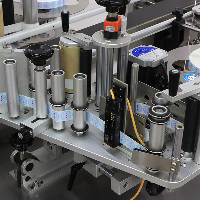 Paper Box Top and Bottom Diagonal Labeler Automatic Flat Labeling Machine