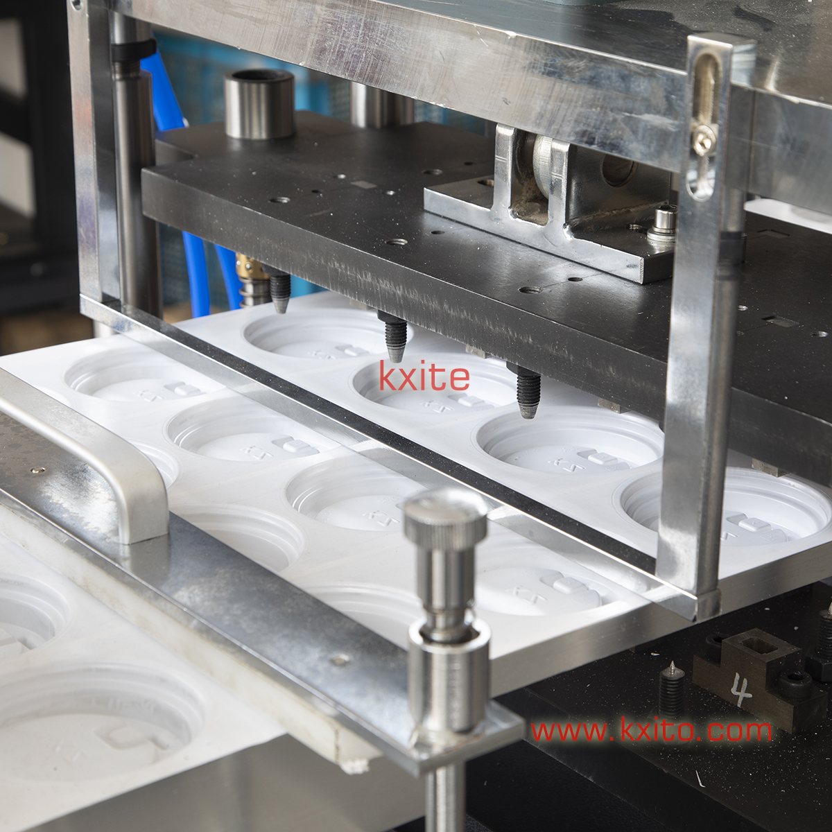 Automatic Disposable Plastic Tray/Box Forming Machine